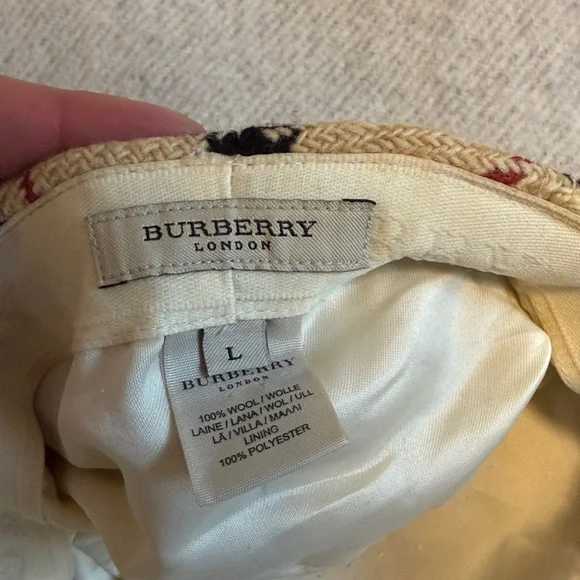 Burberry Beige and Black Wool hat Size L - Picture 3 of 4